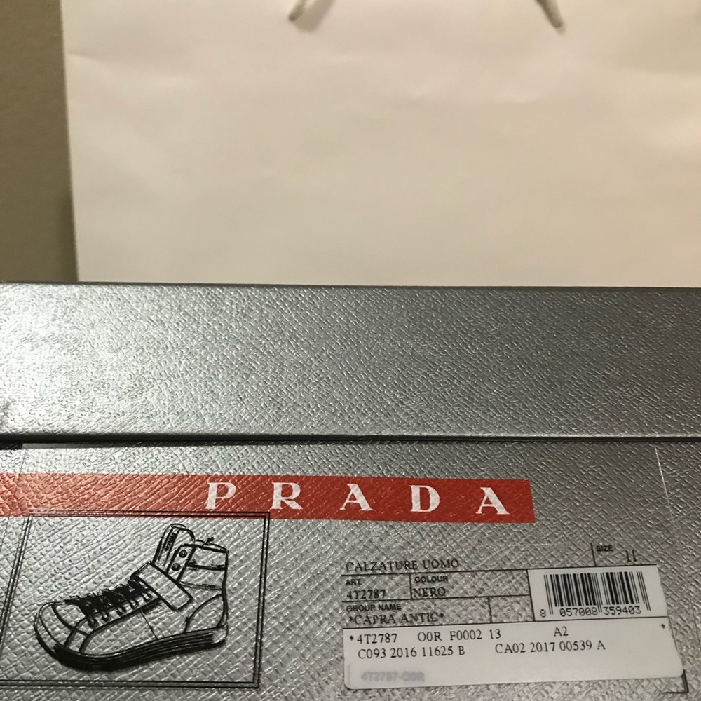 Mens Prada Luxury Black Leather High Top. - Picture 5 of 8